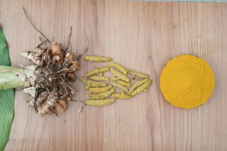 Turmeric root and powder, natural food and beverage ingredients